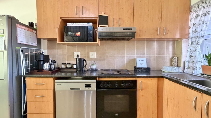 2 Bedroom Property for Sale in Gordons Bay Central Western Cape